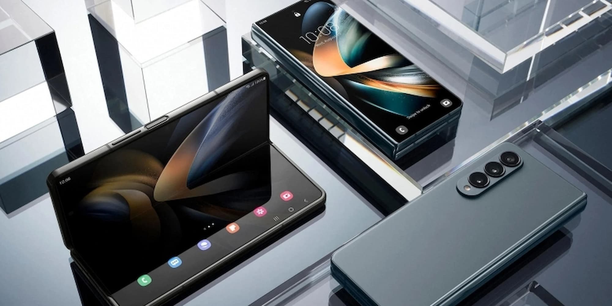 Νέα αναδιπλούμενα κινητά από τη Samsung