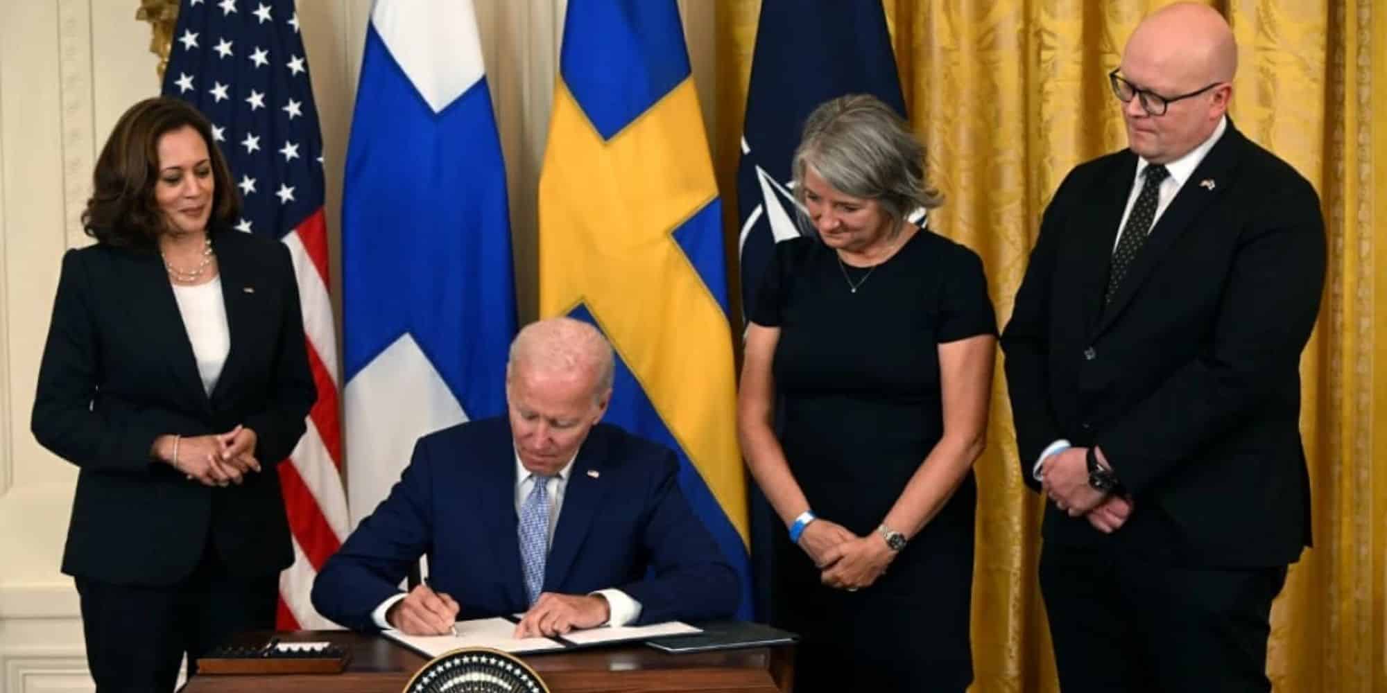 Η Τζο Μπάιντεν υπογράφει την εισδοχή Φινλανδίας-Σουηδίας στο ΝΑΤΟ