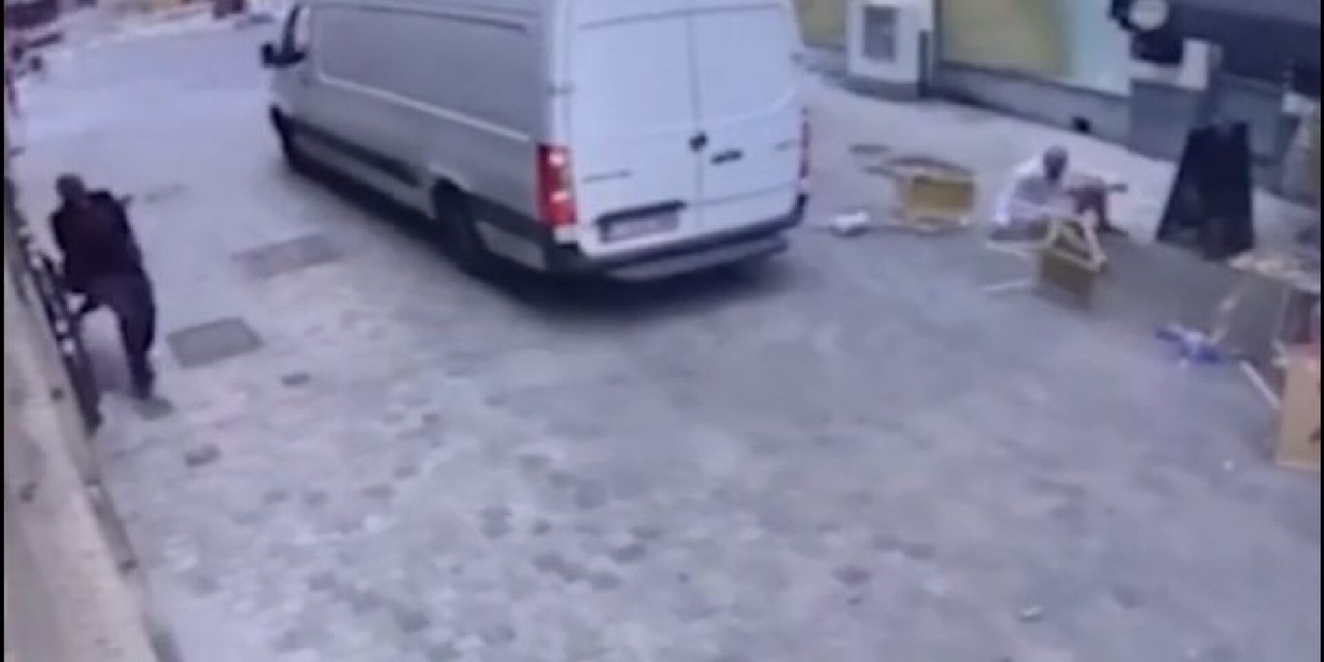 Το βαν στις Βρυξέλλες πέφτει στην καφετέρια