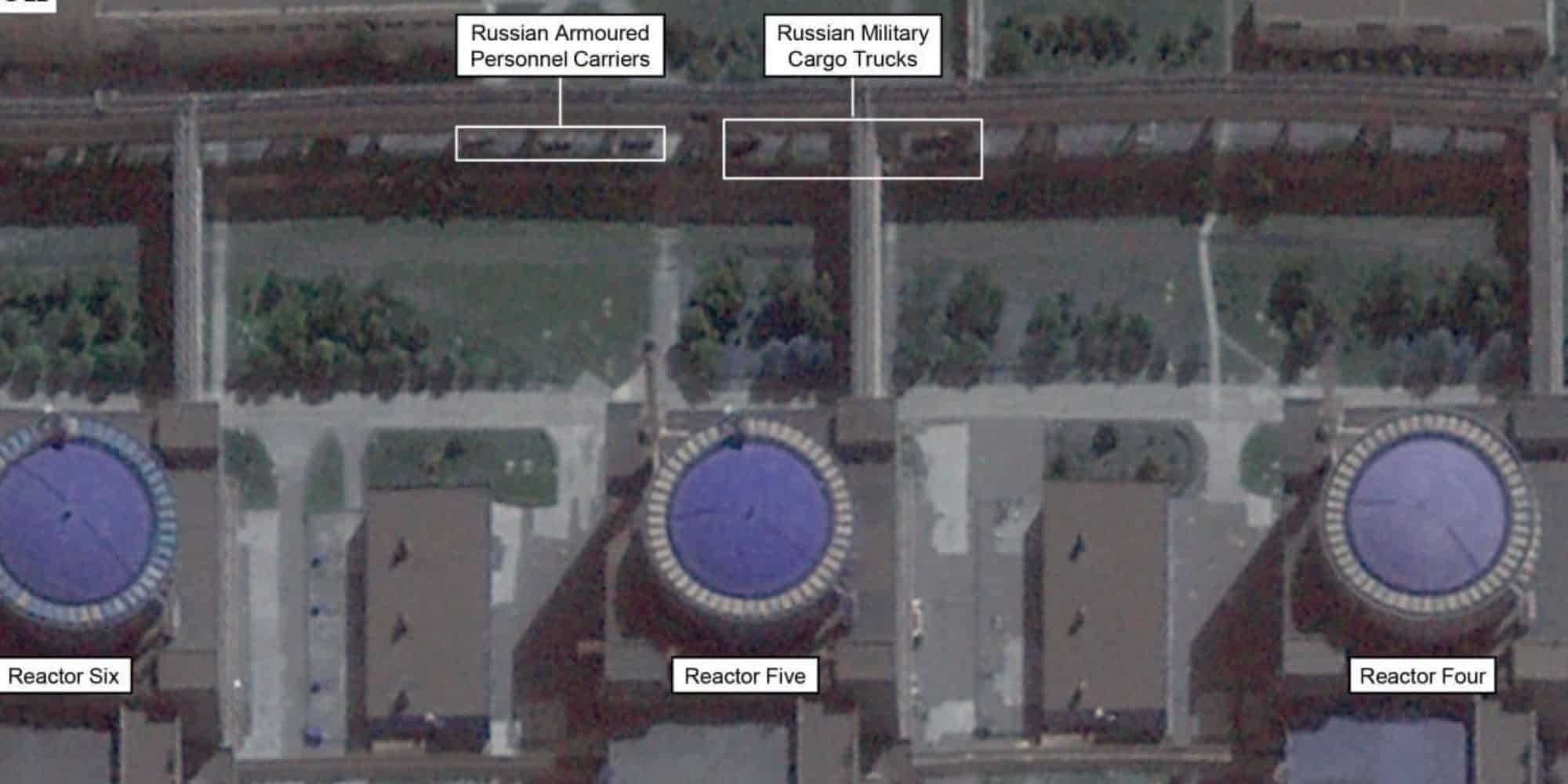 Δορυφορική εικόνα που δείχνει τα άρματα των Ρώσων δίπλα στο πυρηνικό εργοστάσιο