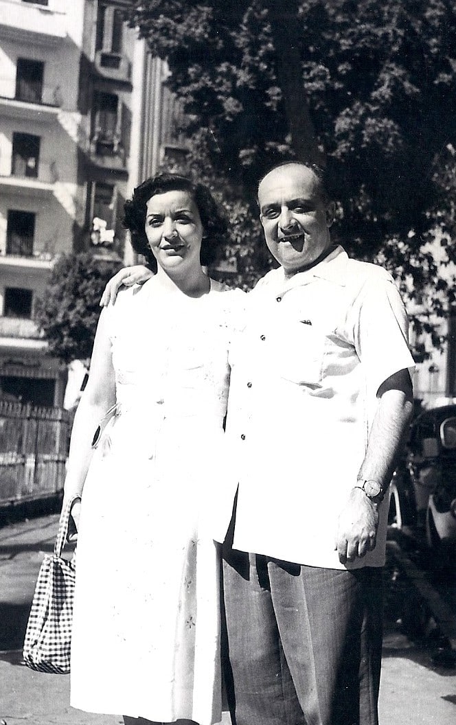Ο Αλέκος Σακελλάριος με την πρώτη του γυναίκα Ματούλα Ντάβαρη 