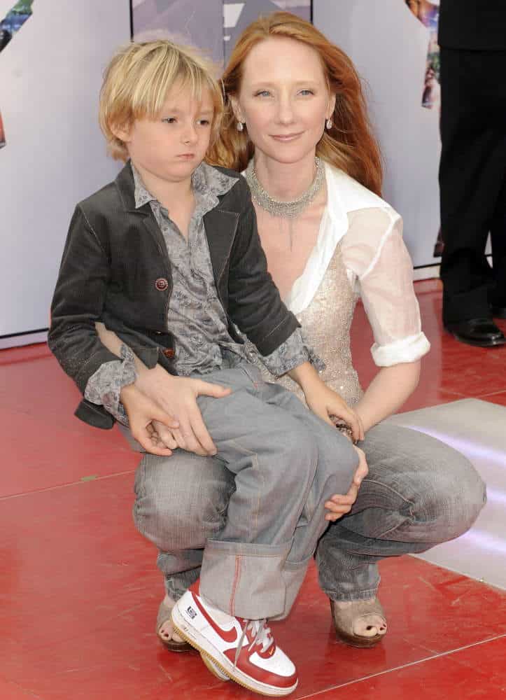 Η Αν Χέις και ο γιος της πριν από κάποια χρόνια