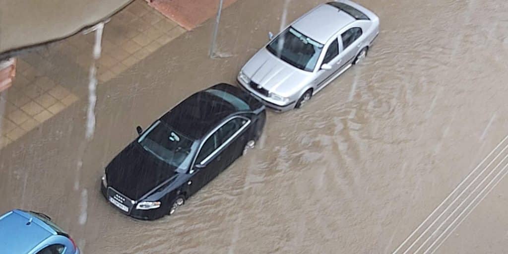 Μπουρίνι στην Πτολεμαϊδα πλημμυρίζει τους δρόμους / Φωτογραφία: Eurokinissi