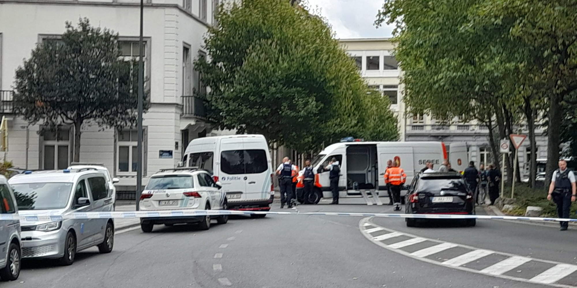 Ασθενοφόρα και περιπολικά στις Βρυξέλλες