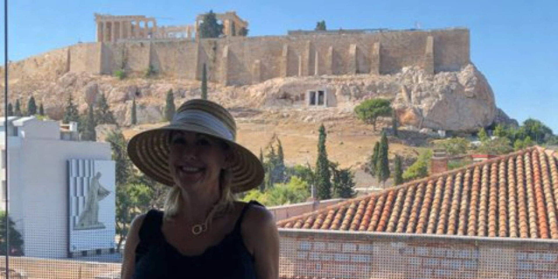 Η Αμερικανίδα πορνοστάρ Brandi Love στην Ακρόπολη