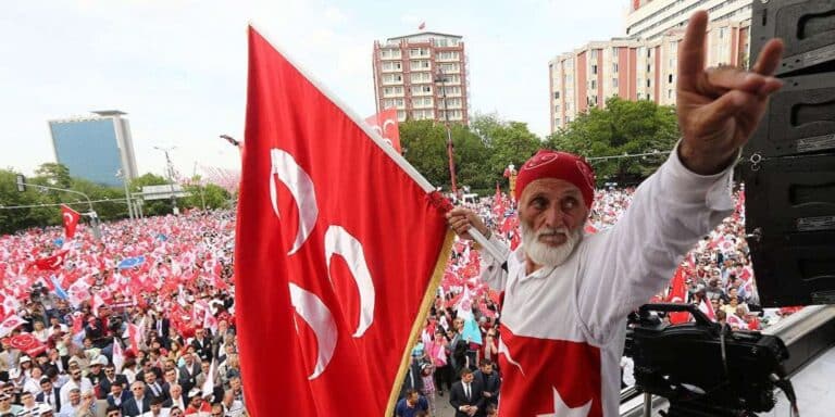 Τουρκία: Ο πολιτικός εκφραστής των Γκρίζων Λύκων λέει πως έφτασε η μέρα και η νύχτα που θα έρθουν στην Ελλάδα