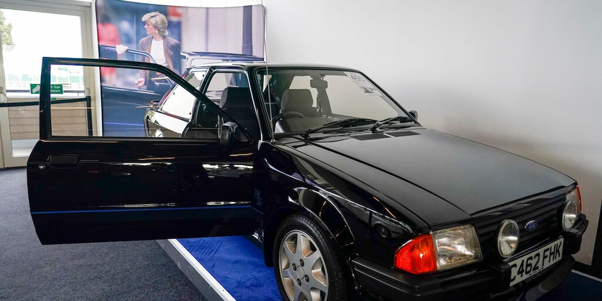 Βρετανία: Για 869.000 ευρώ πουλήθηκε το παλιό αυτοκίνητο της πριγκίπισσας Νταϊάνα