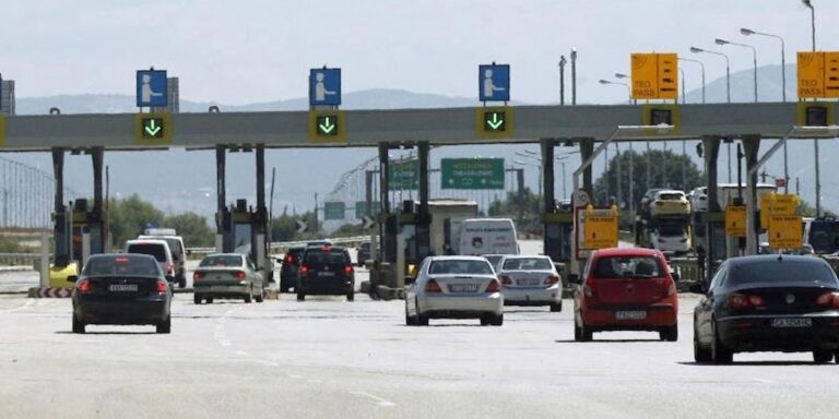 Επιστροφή των εκδρομέων του Πάσχα: Αυξημένη η κίνηση σε οδικό δίκτυο και λιμάνια – Σε ισχύ τα μέτρα της Τροχαίας