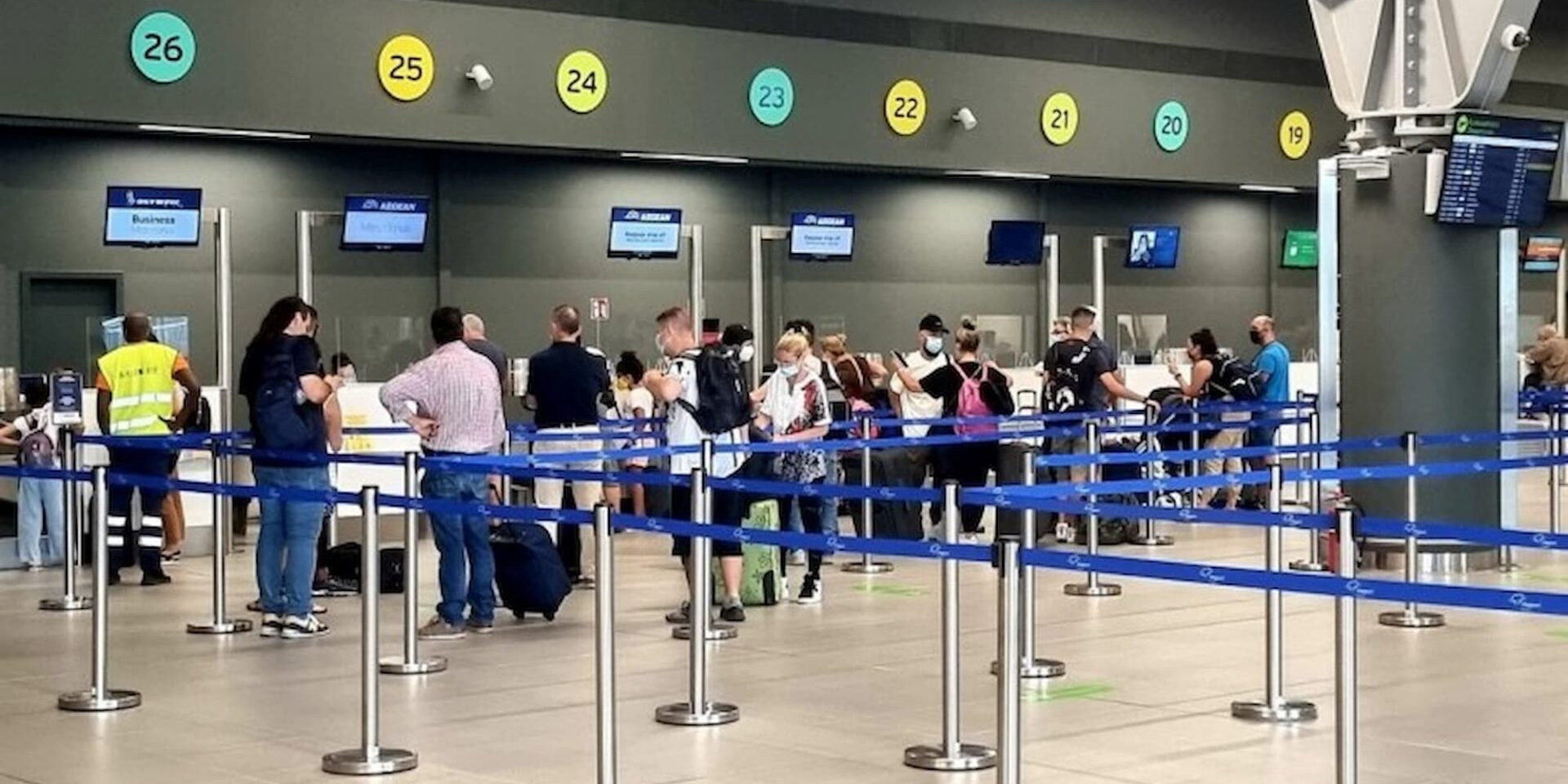 Συνεχίζεται το χάος στα αεροδρόμια