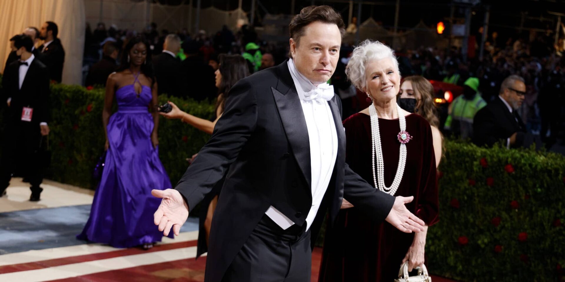 Ο Έλον Μασκ και η μητέρα του στο Met Gala
