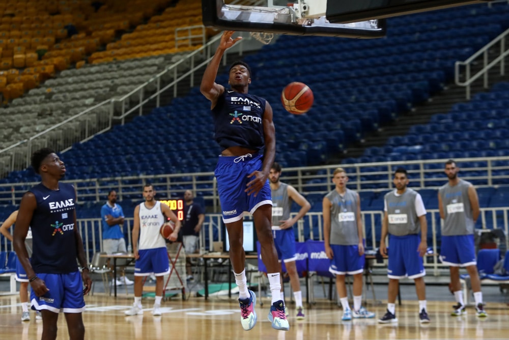 giannis adetokunbo basket ellada 1 - Μεγάλη μέρα για την Εθνική ομάδα μπάσκετ: Ξεκίνησε προπονήσεις ο Γιάννης Αντετοκούνμπο ενόψει Eurobasket 2022 (εικόνες)