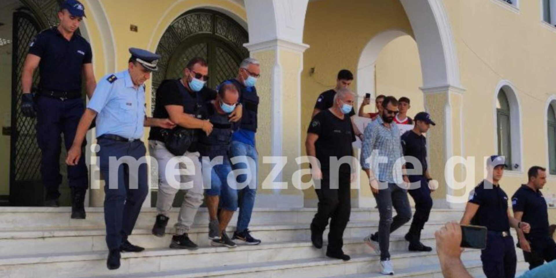 Ο 50χρονος δράστης της γυναικοκτονίας στον εισαγγελέα της Ζακύνθου