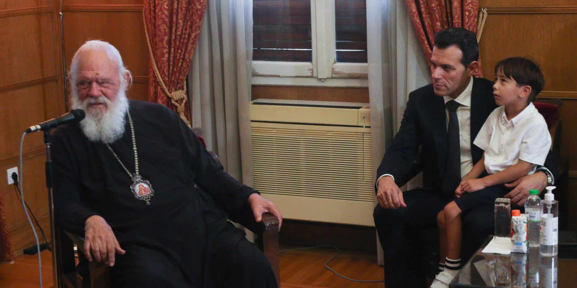 Ο Αρχιεπίσκοπος Ιερώνυμος με τον προπονητή της Εθνικής στο προσεχές Eurobasket 2022, Δημήτρη Ιτούδη
