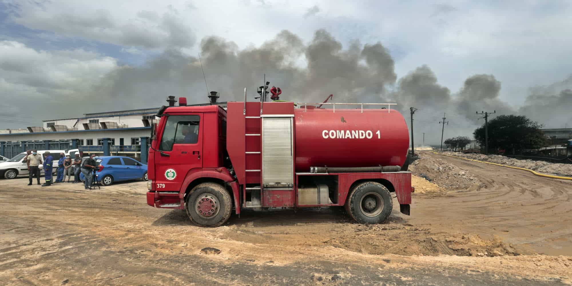 Πυροσβεστικό όχημα στην Κούβα στο σημείο της πυρκαγιάς