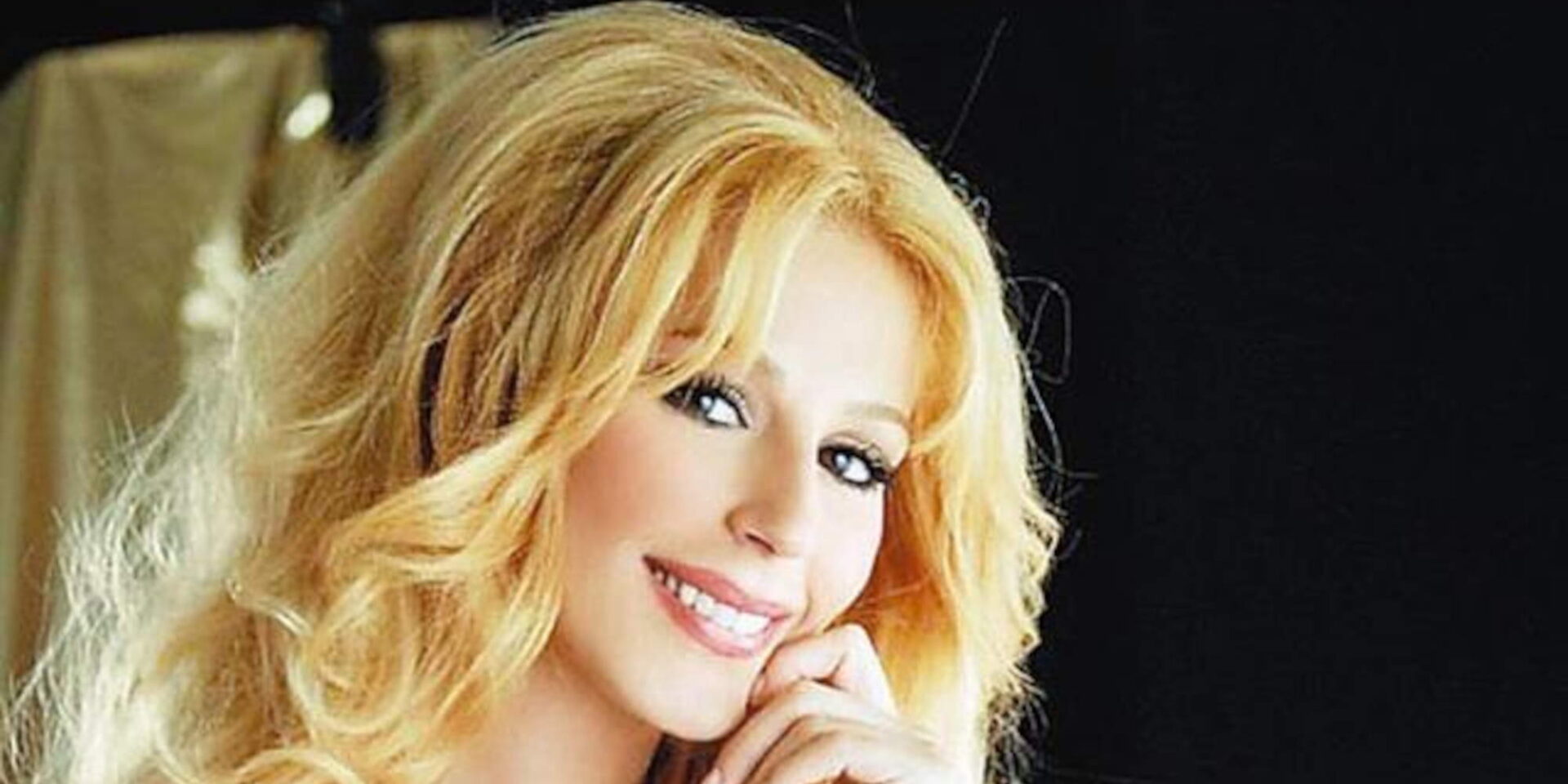 Η Κατερίνα Παπουτσάκη στον ρόλο της Αλίκης Βουγιουκλάκη