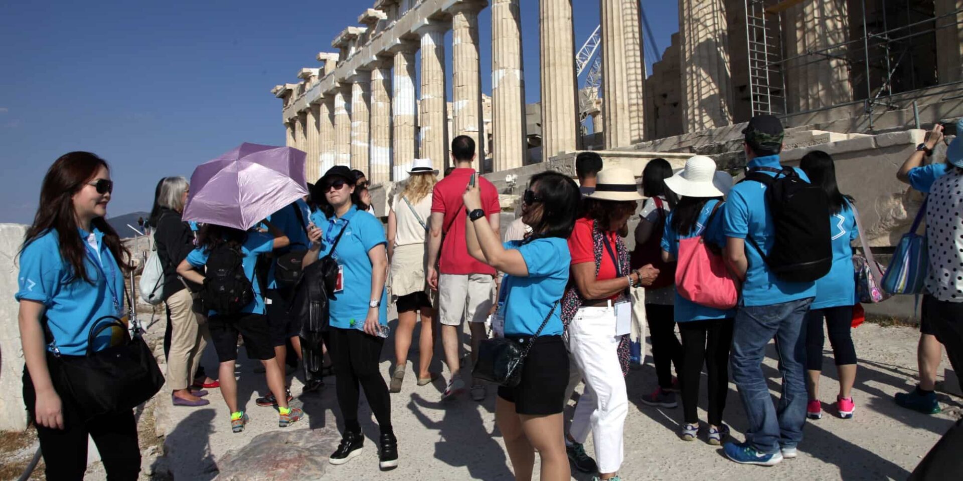 Κινέζοι τουρίστες στην Ακρόπολη - τουρισμός