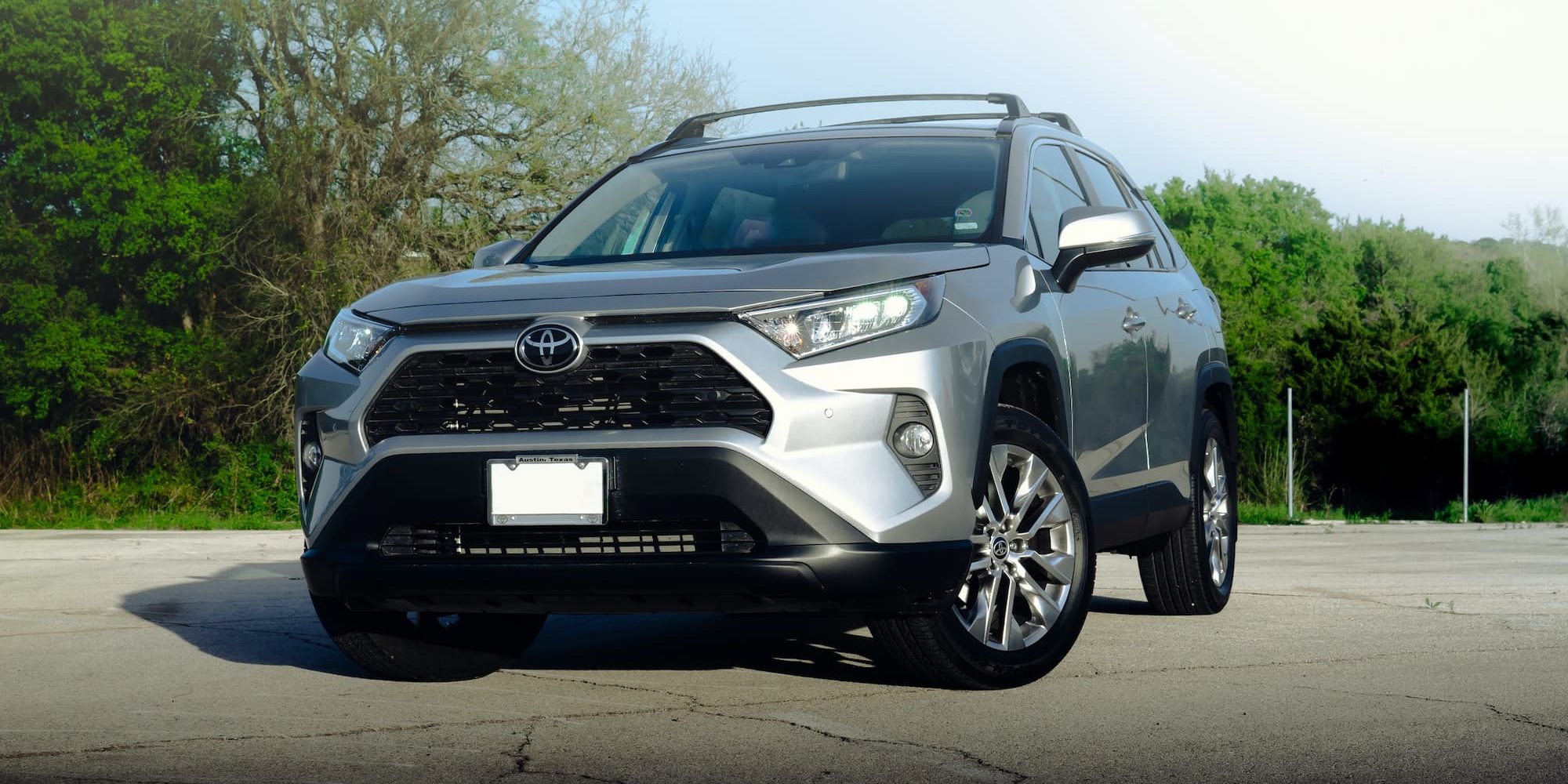 H Toyota ετοιμάζει φορητές μπαταρίες