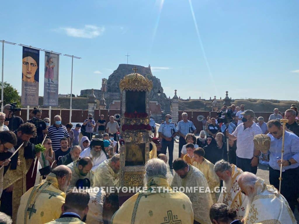 Λιτανεία του ιερού σκηνώματος του Αγίου Σπυρίδωνα στην Κέρκυρα