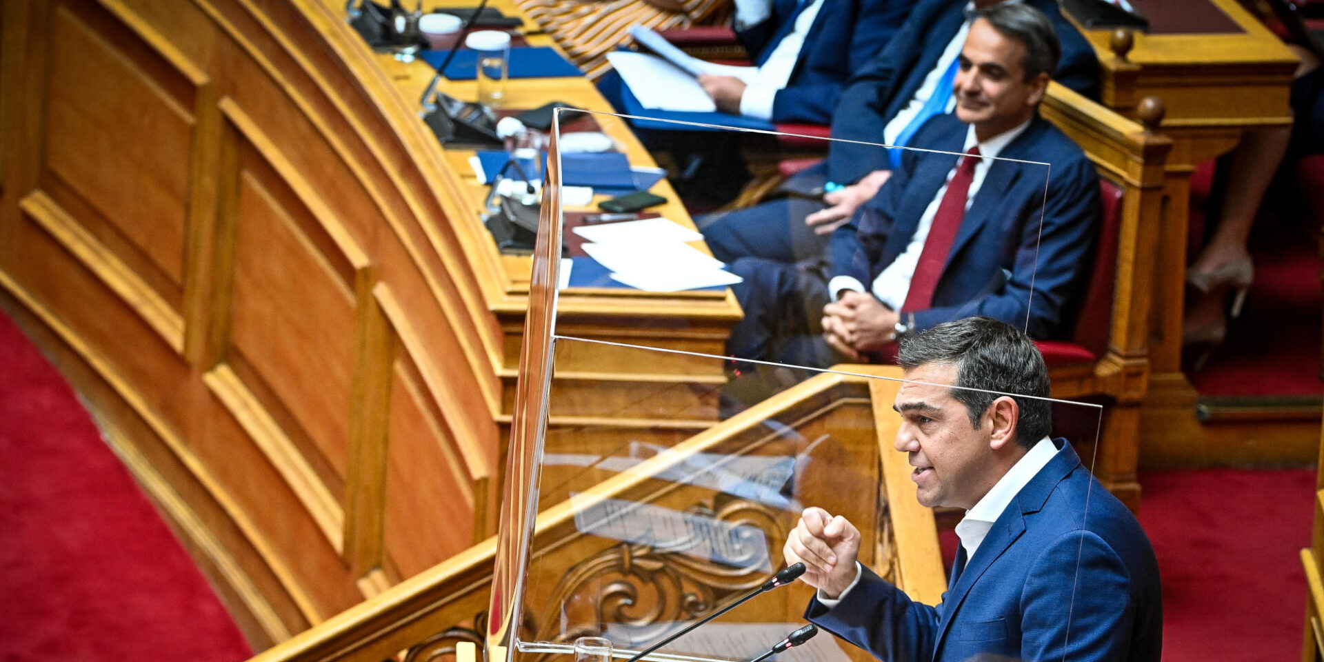 Κυριάκος Μητσοτάκης - Αλέξης Τσίπρας στη Βουλή