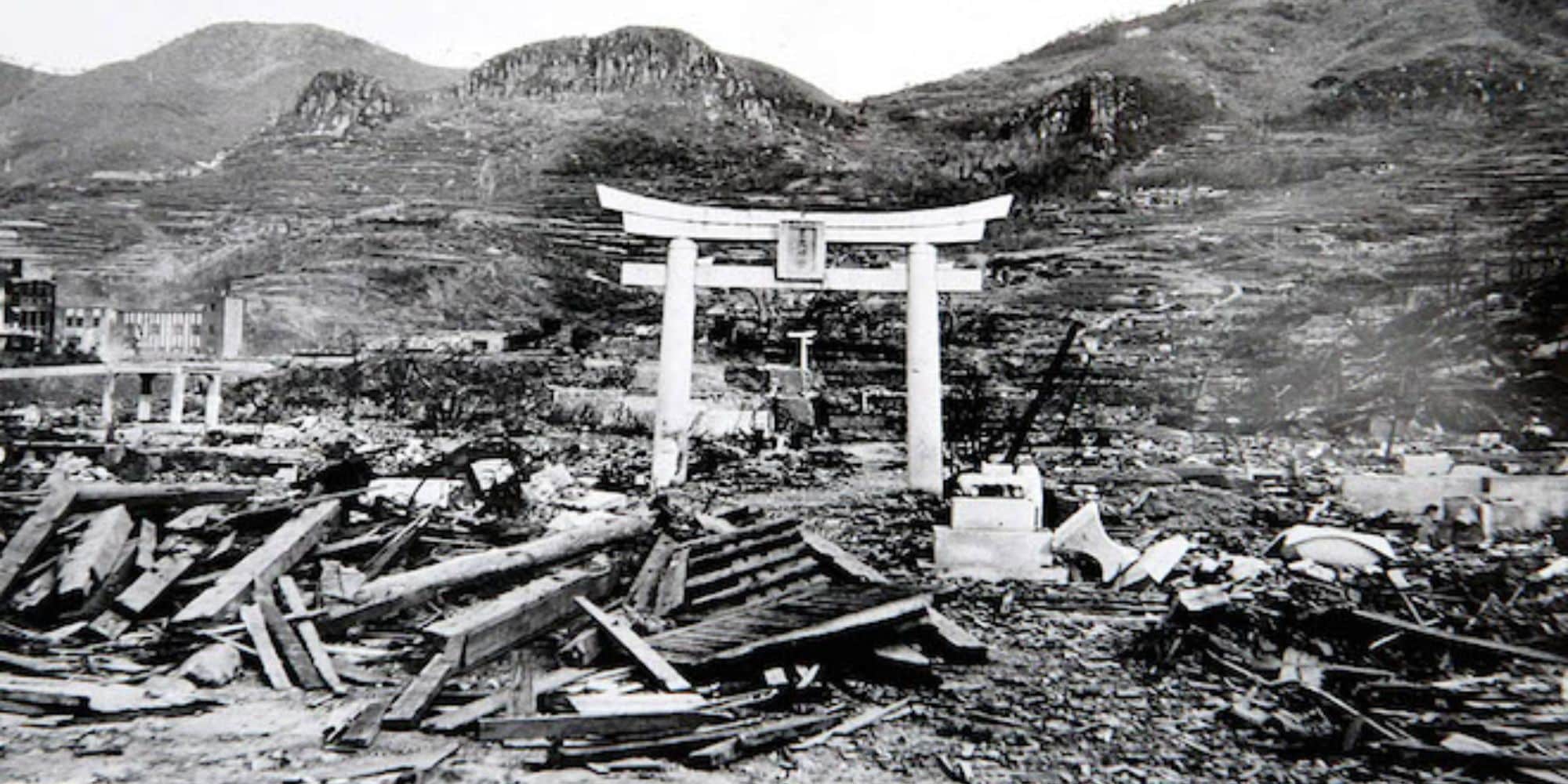 Συντρίμμια στο Ναγκασάκι μετά την ατομική βόμβα