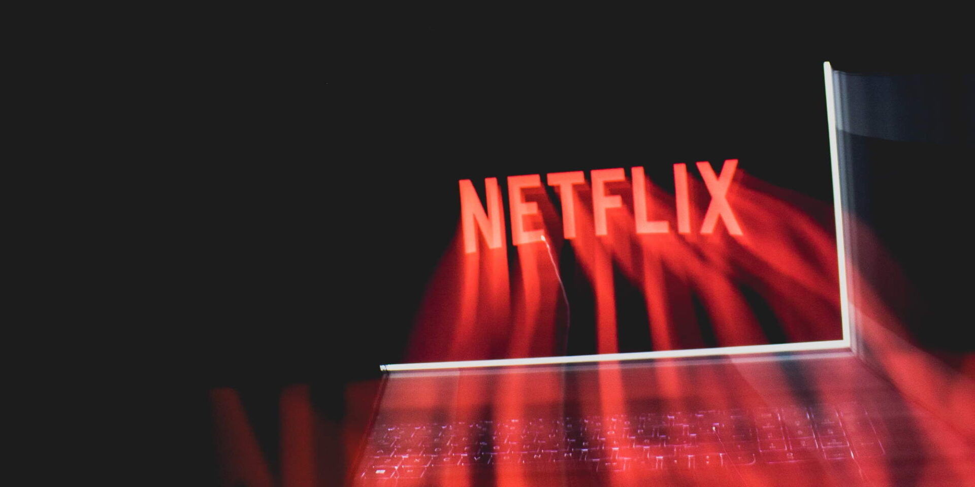 Το λογότυπο του Netflix, φλέγεται