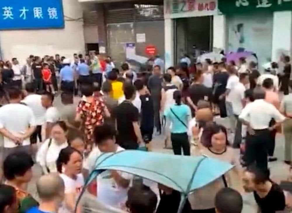 Μακελειό σε νηπιαγωγείο στην Κίνα - 3 νεκροί και 6 τραυματίες από επίθεση με μαχαίρι (εικόνες)