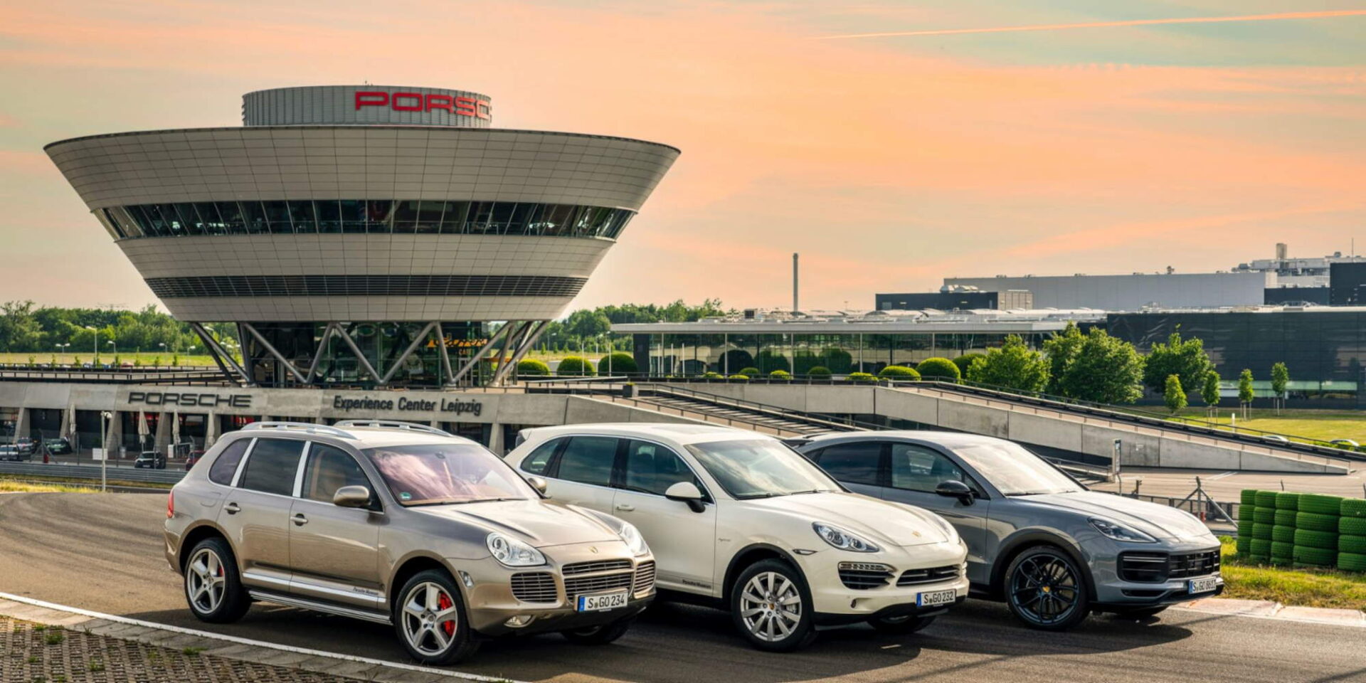 Τρεις γενιές Porsche Cayenne