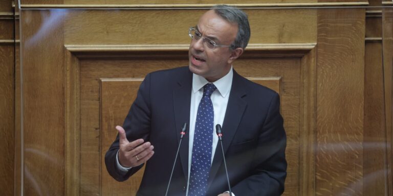 Σταϊκούρας: «Η αποκατάσταση των ζημιών και τα αναπτυξιακά έργα σε Λάρισα και Θεσσαλία»