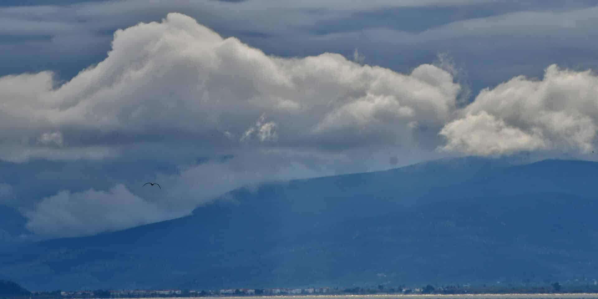 Συννεφιασμένος καιρός πάνω από την πόλη του Ναυπλίου