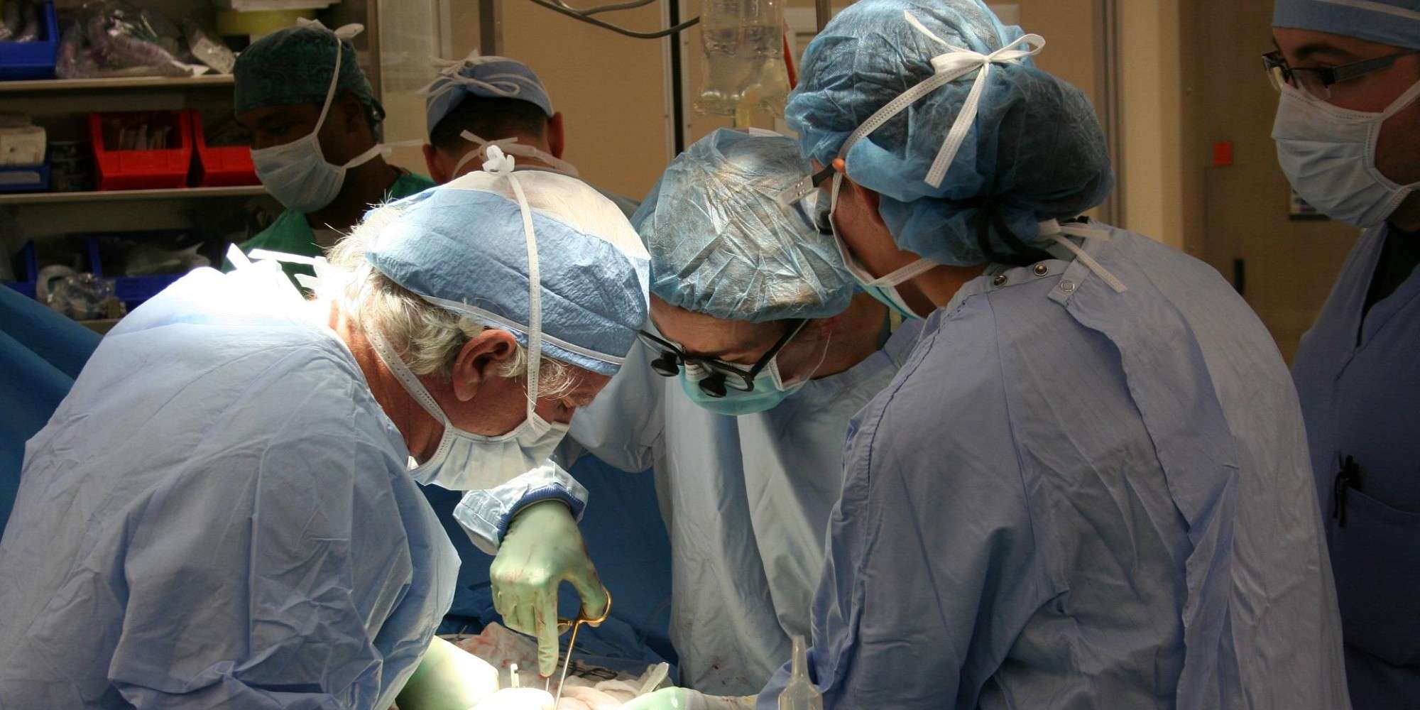 Ιατρική ομάδα σε χειρουργείο