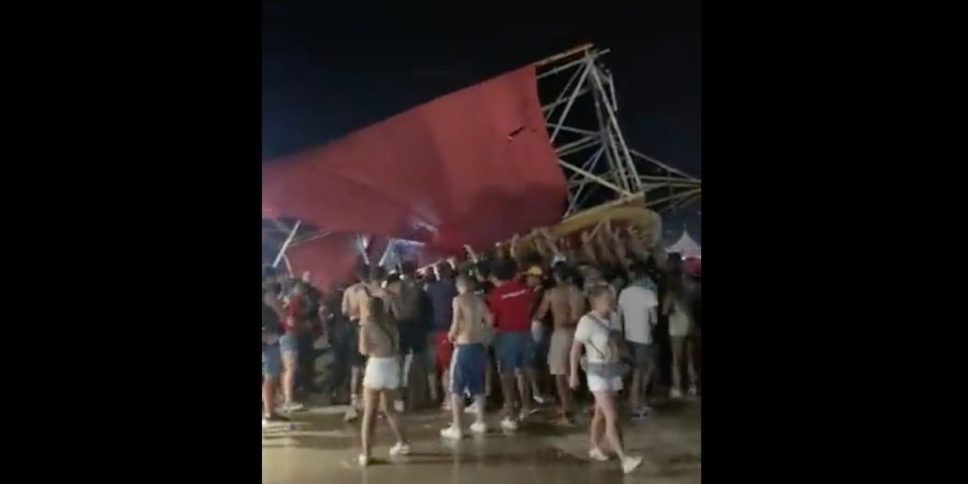 Σκηνή κατέρρευσε σε φεστιβάλ στη Βαλένθια