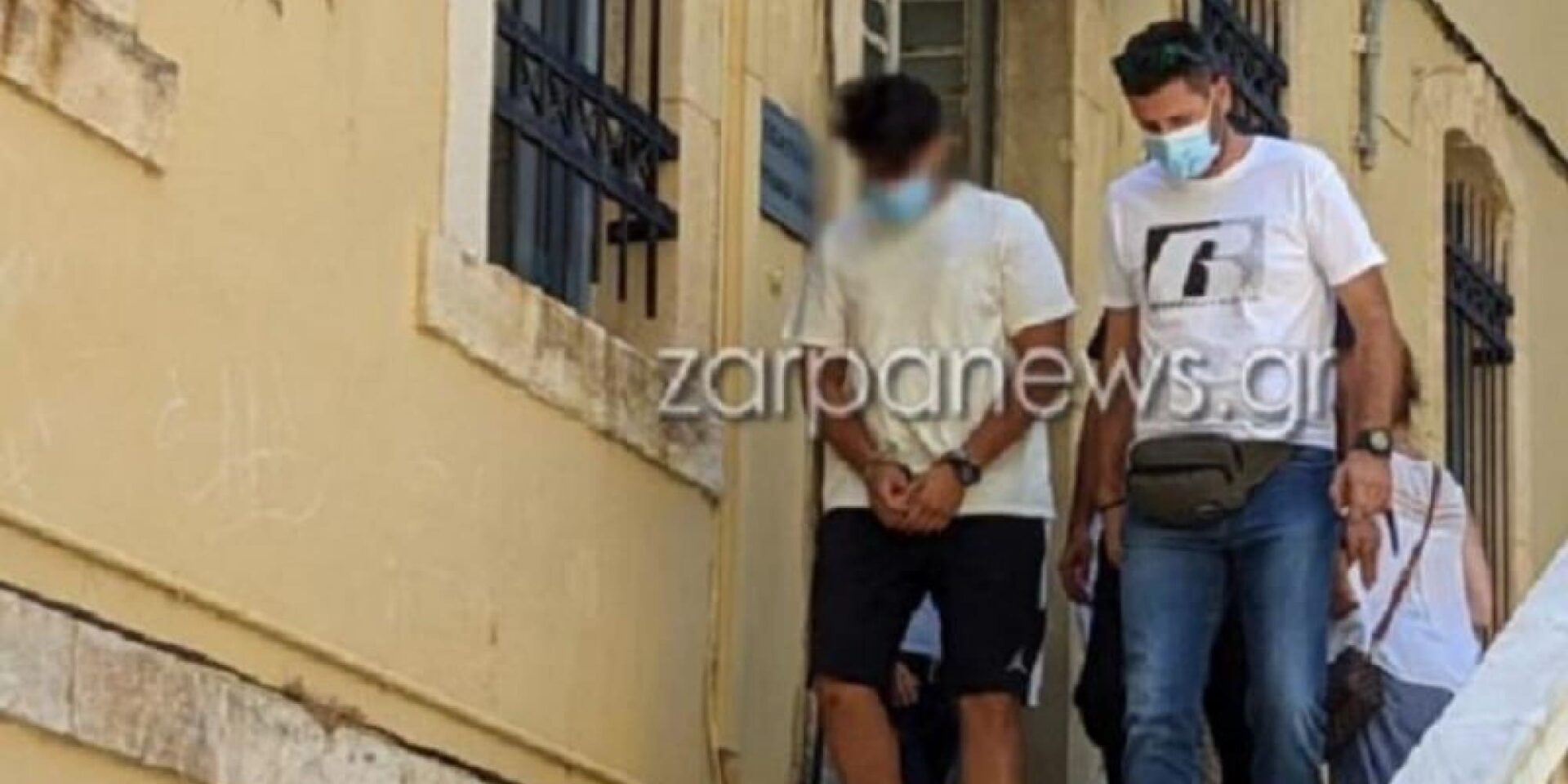Στα Δικαστήρια Χανίων οδηγήθηκε ο 27χρονος που κατηγορείται για τον βιασμό 19χρονης στην Κρήτη