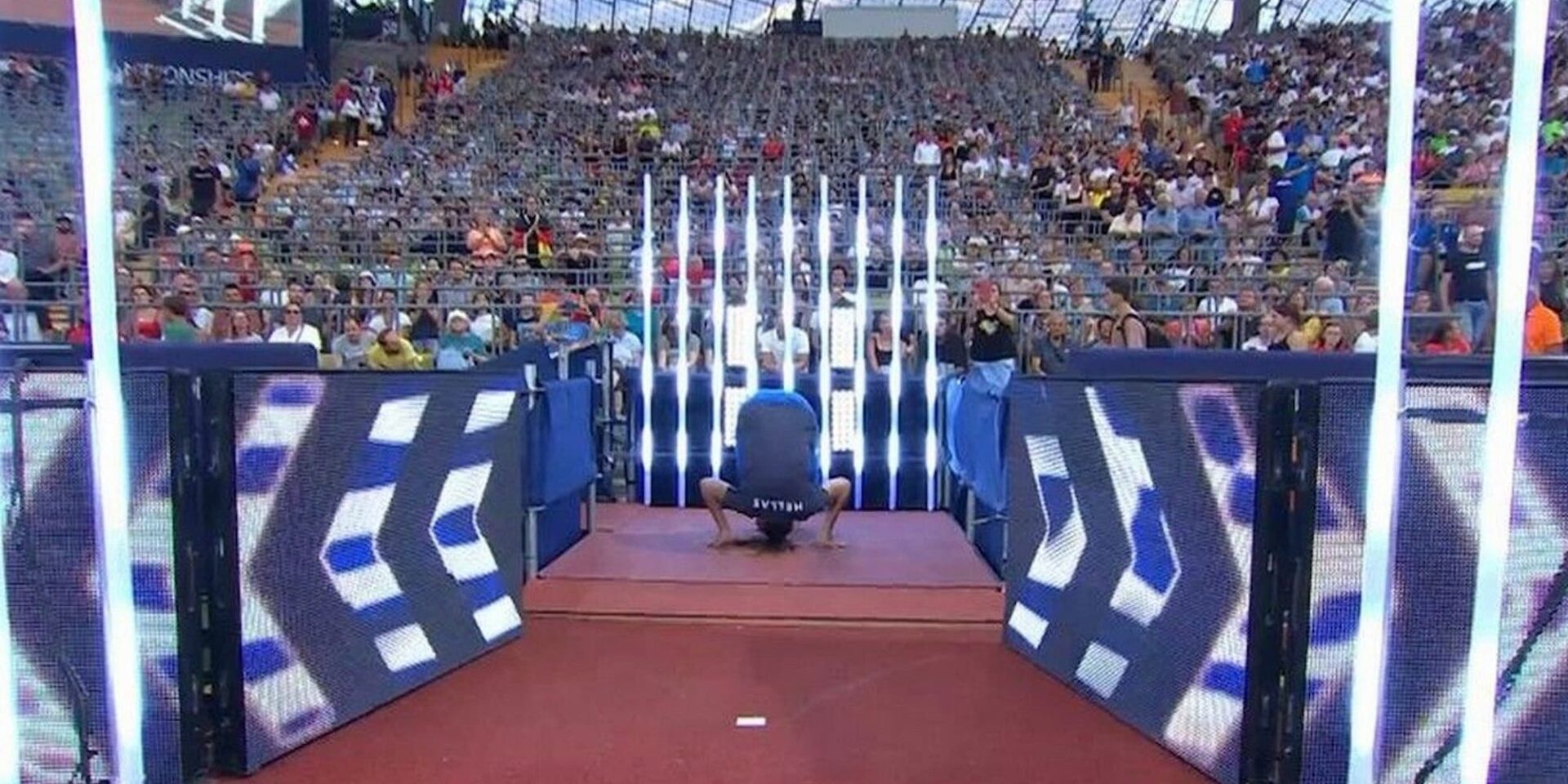 Η είσοδος της Κατερίνας Στεφανίδη