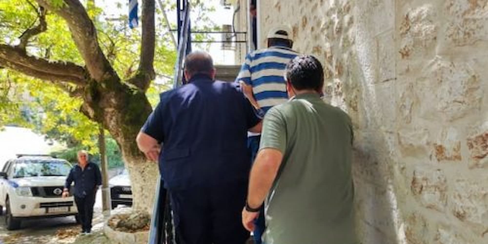 Συνελήφθη ο αντιδήμαρχος Ζίτσας για την κακοποίηση γαϊδάρου στα Ιωάννινα
