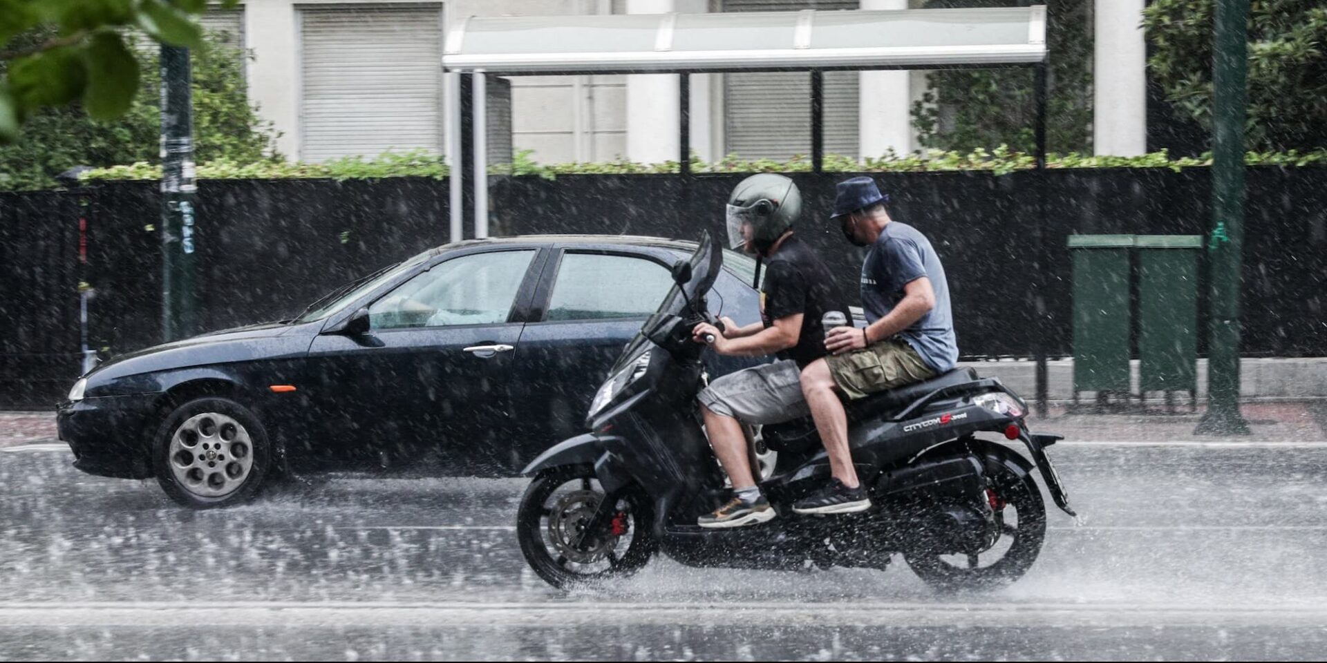 Αττική: Ισχυρές βροχοπτώσεις στα βόρεια προάστια