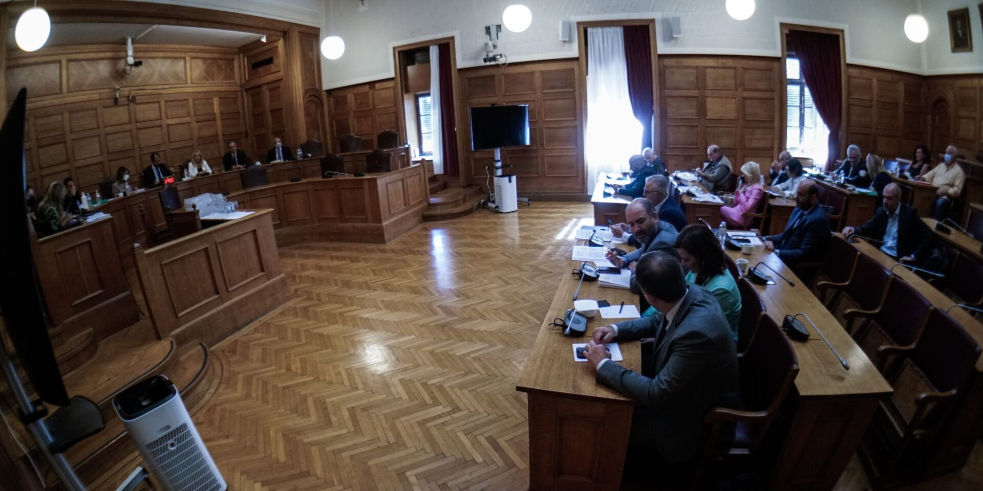 Συνεδριάζει η Εξεταστική Επιτροπή