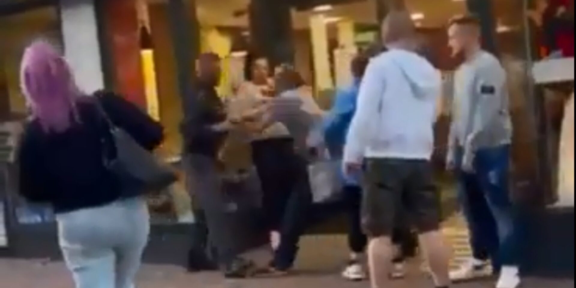 Στιγμές από το ξύλο με τον 53χρονο