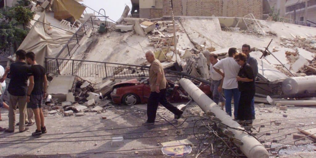 Seismos Athina 1999 7 9 22 1 - Όταν ο εγκέλαδος «χτύπησε» την Αθήνα - Ο φονικός σεισμός της Πάρνηθας και τα 15 δευτερόλεπτα του τρόμου (εικόνες & βίντεο)