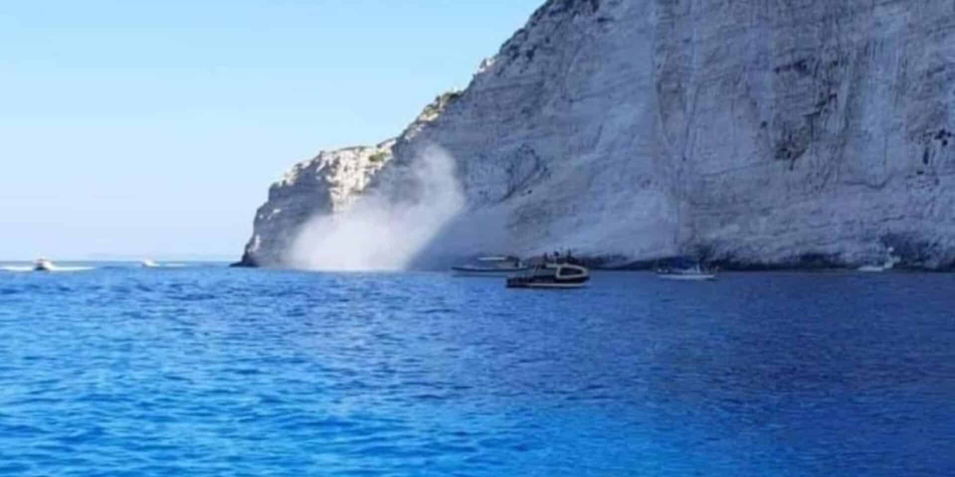 Βραχιά πέφτουν στη θάλασσα κοντά στο Ναυάγιο