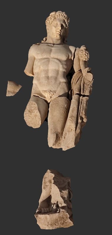 Εντυπωσιακό άγαλμα του Ηρακλή ανακαλύφθηκε σε ανασκαφή στους Φιλίππους