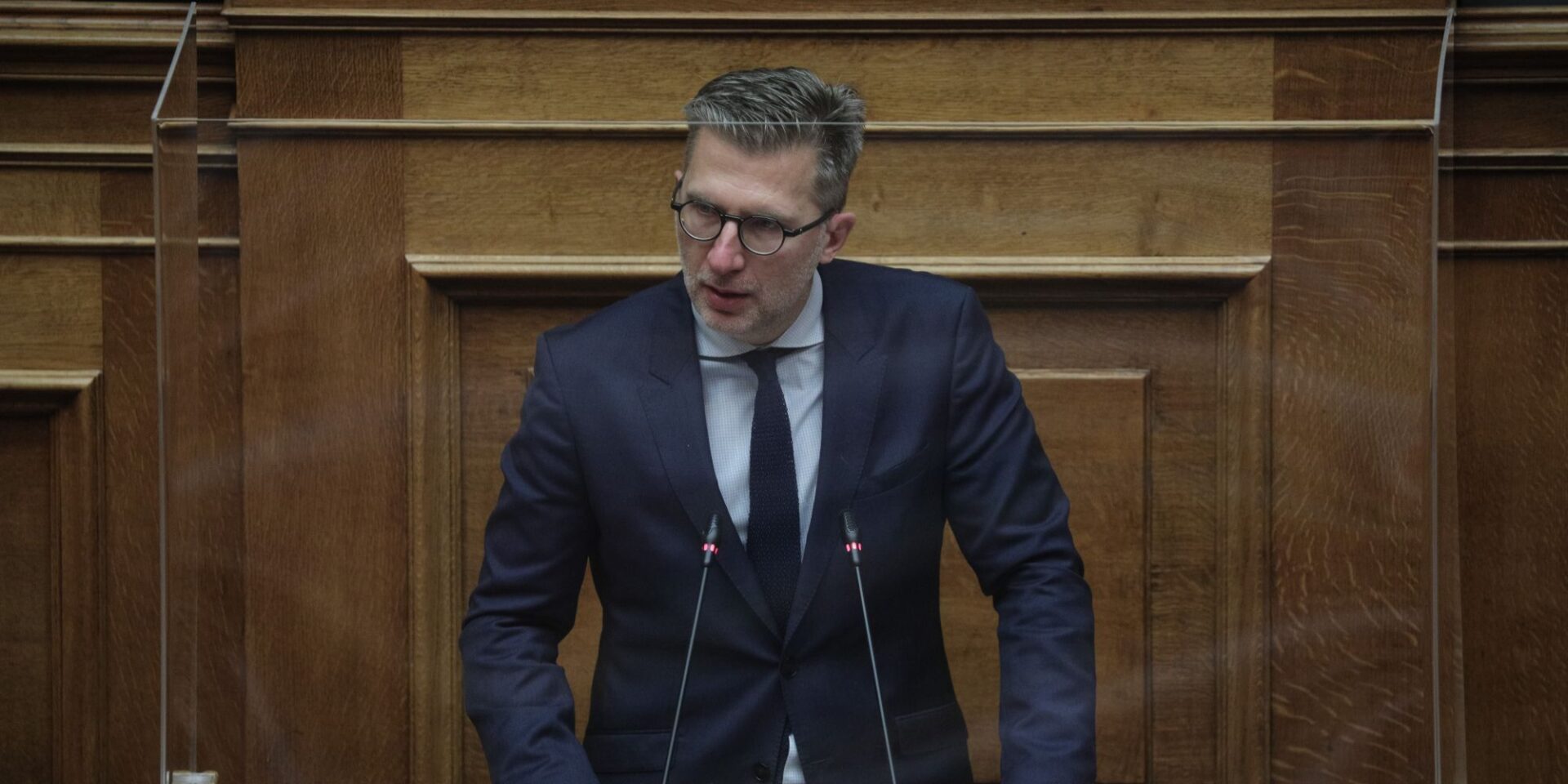 Ο Άκης Σκέρτσος από το βήμα της Βουλής