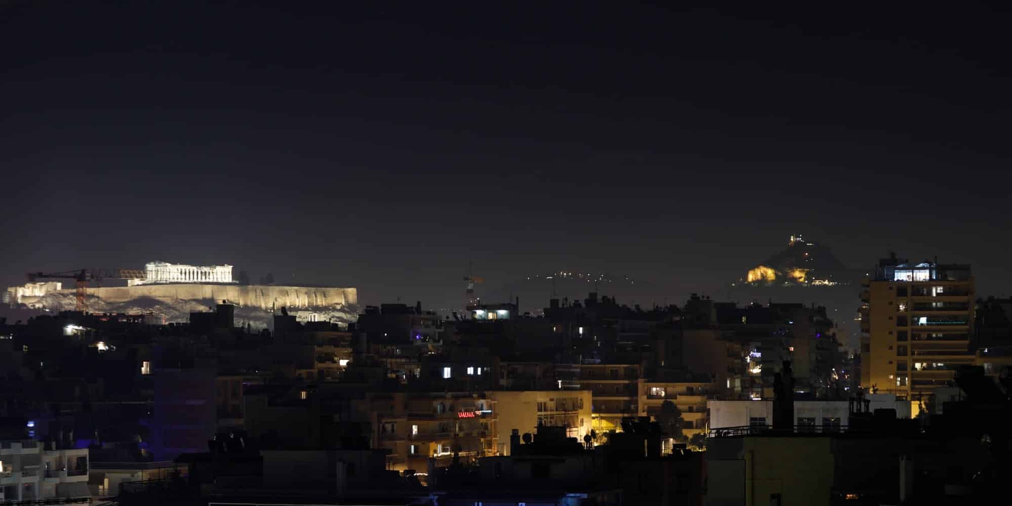 Η Αθήνα από ψηλά το βράδυ