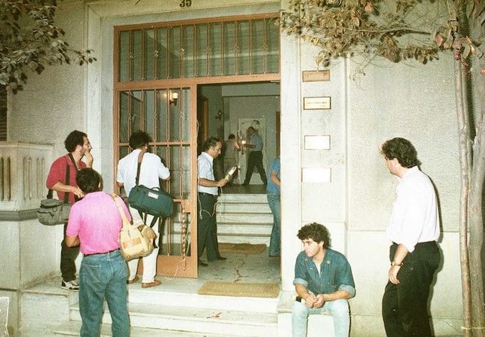 Σαν σήμερα η «17 Νοέμβρη»... ξαναχτυπά: 34 χρόνια από την ημέρα που ο Παύλος Μπακογιάννης δεν γύρισε σπίτι του - Το χρονικό της δολοφονίας (εικόνες & βίντεο)