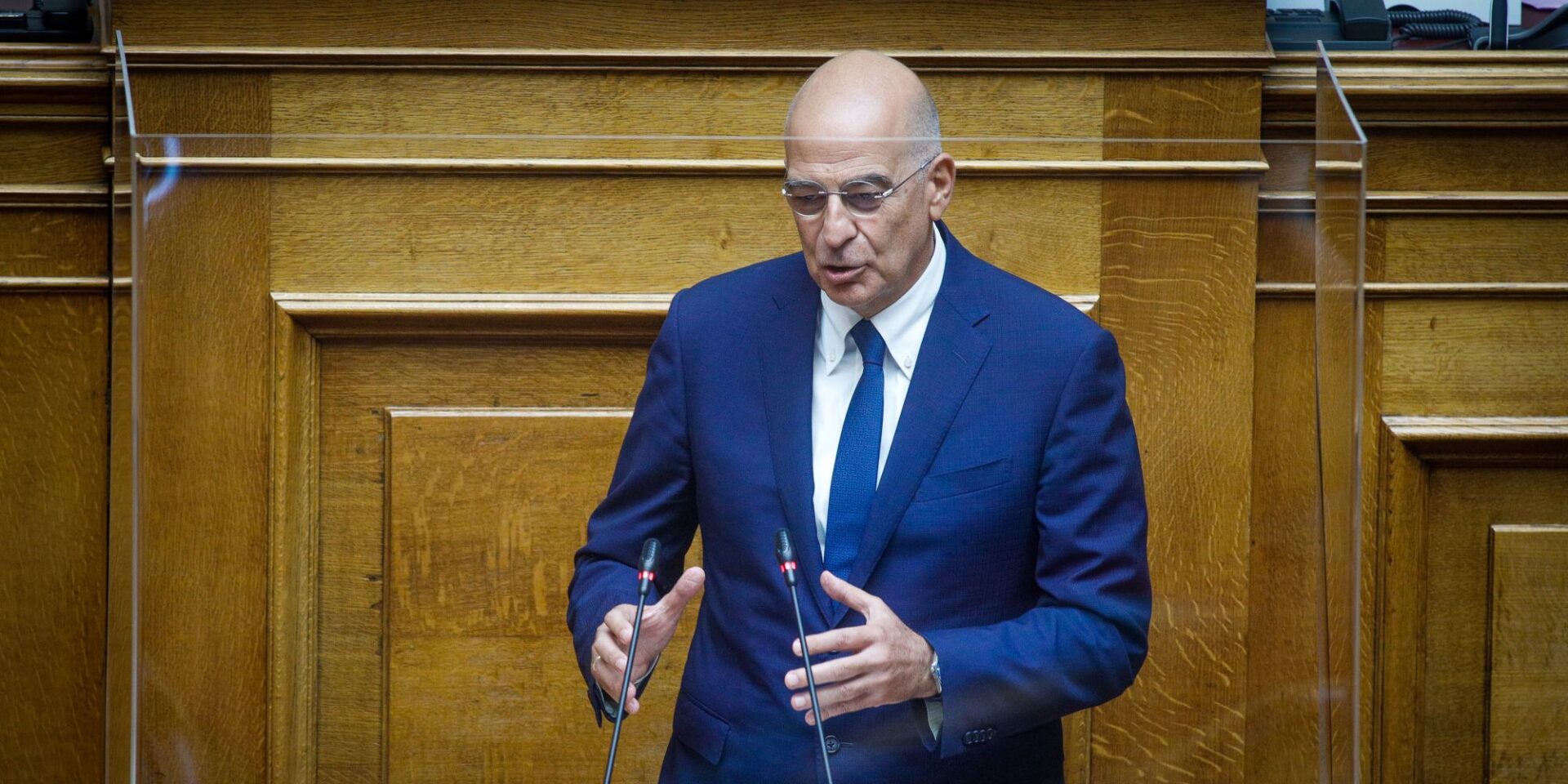 Ο Νίκος Δένδιας στη Βουλή