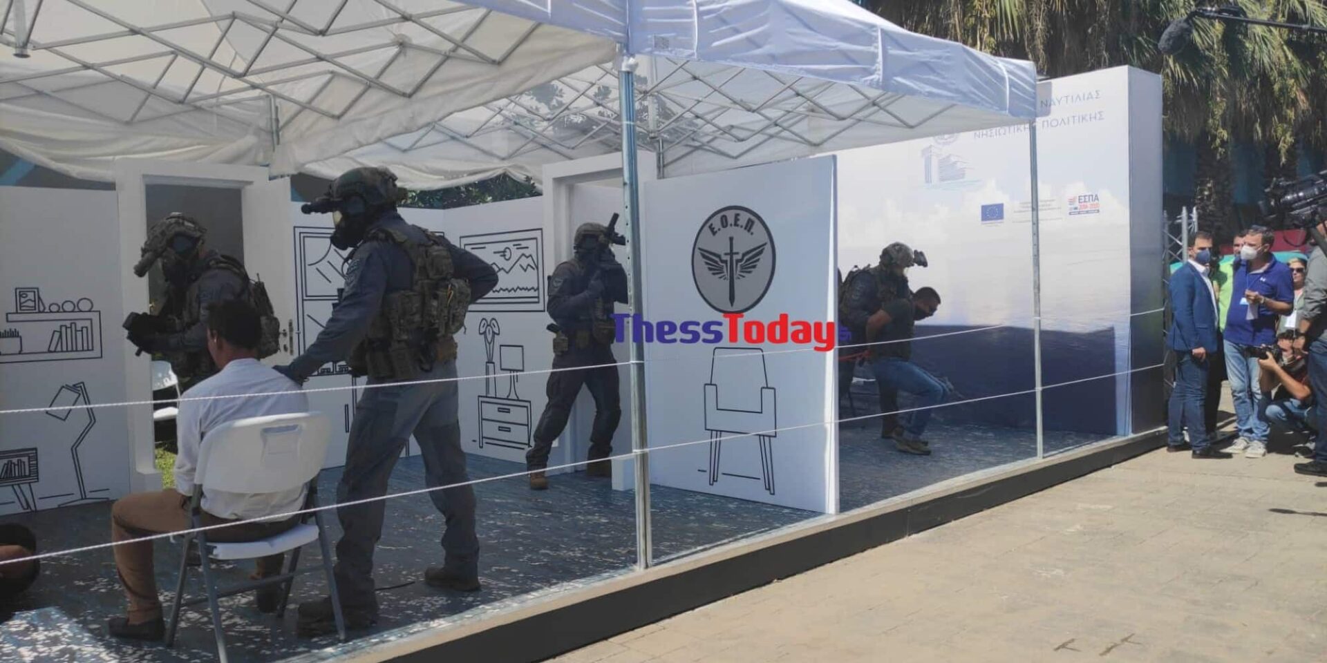 Εντυπωσιακή άσκηση διάσωσης ομήρων από το Λιμενικό παρακολούθησε ο Μητσοτάκης