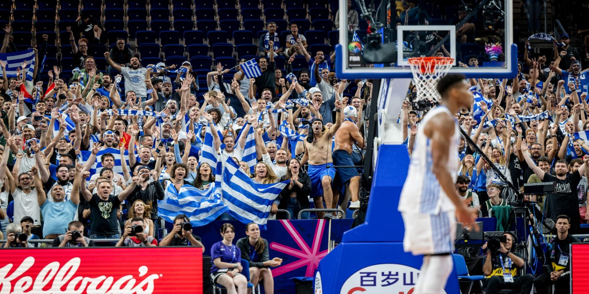 Οπαδοί της Εθνικής μπάσκετ στο Eurobasket 2022