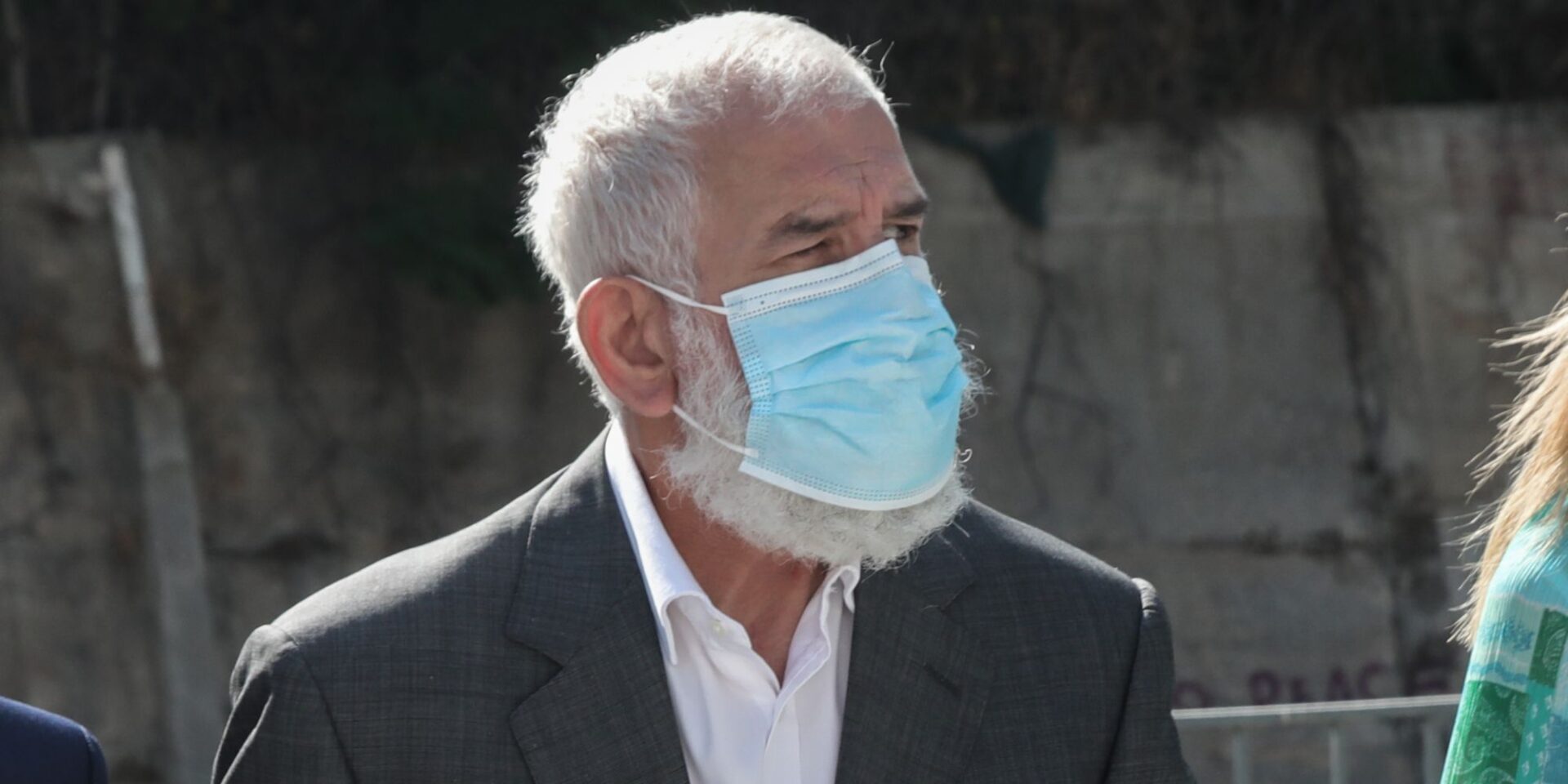 Ο Πέτρος Φιλιππίδης προσέρχεται στη δίκη του