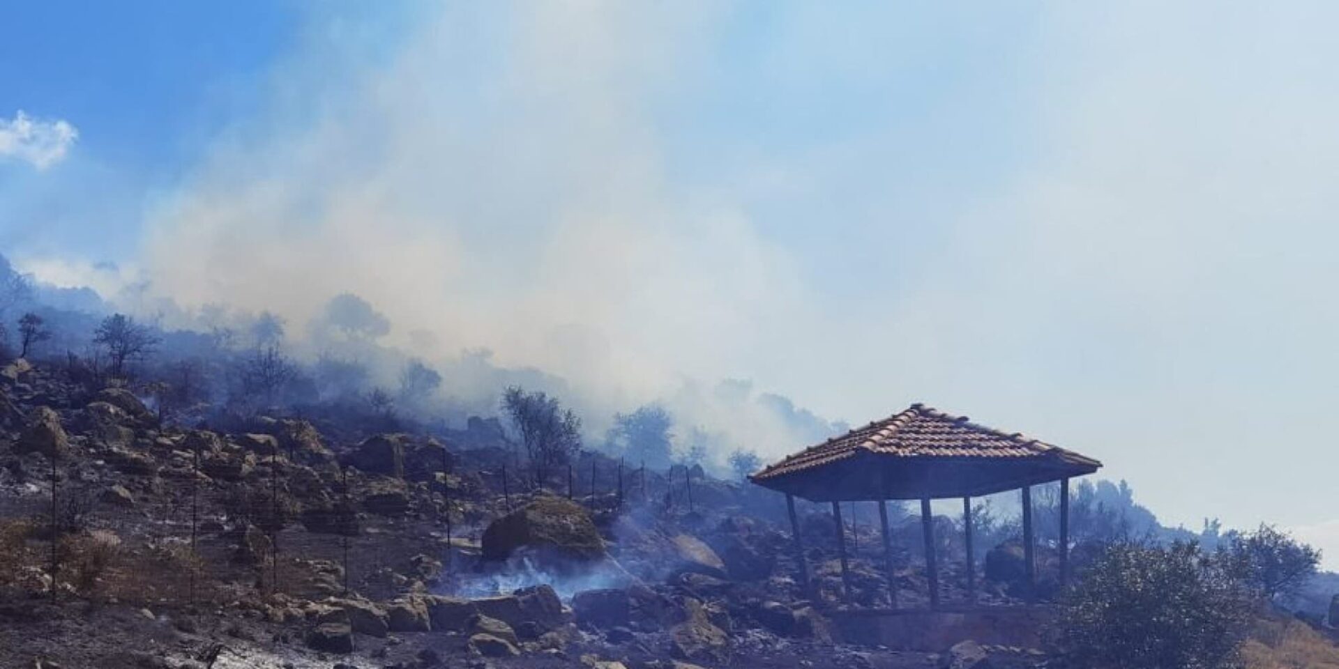 Φωτιά ξέσπασε στην Καλλονή Λέσβου