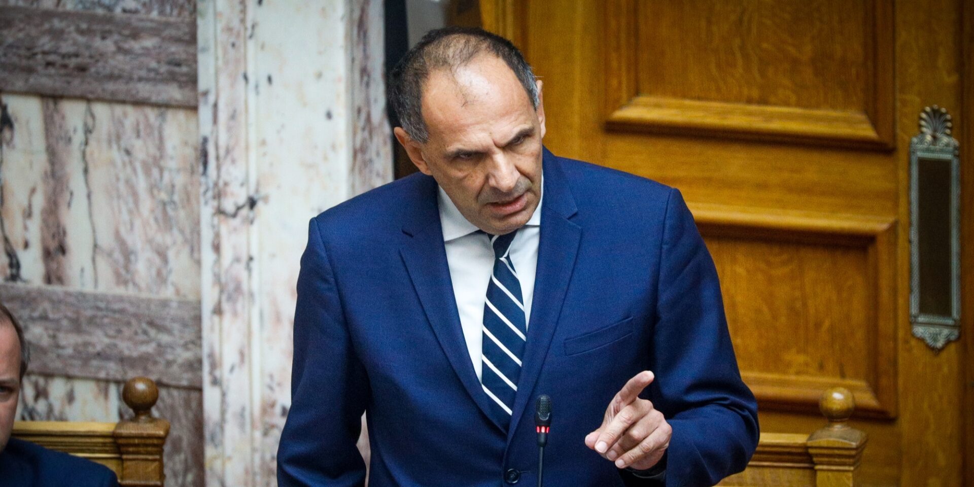 Ο Γιώργος Γεραπετρίτης στη Βουλή