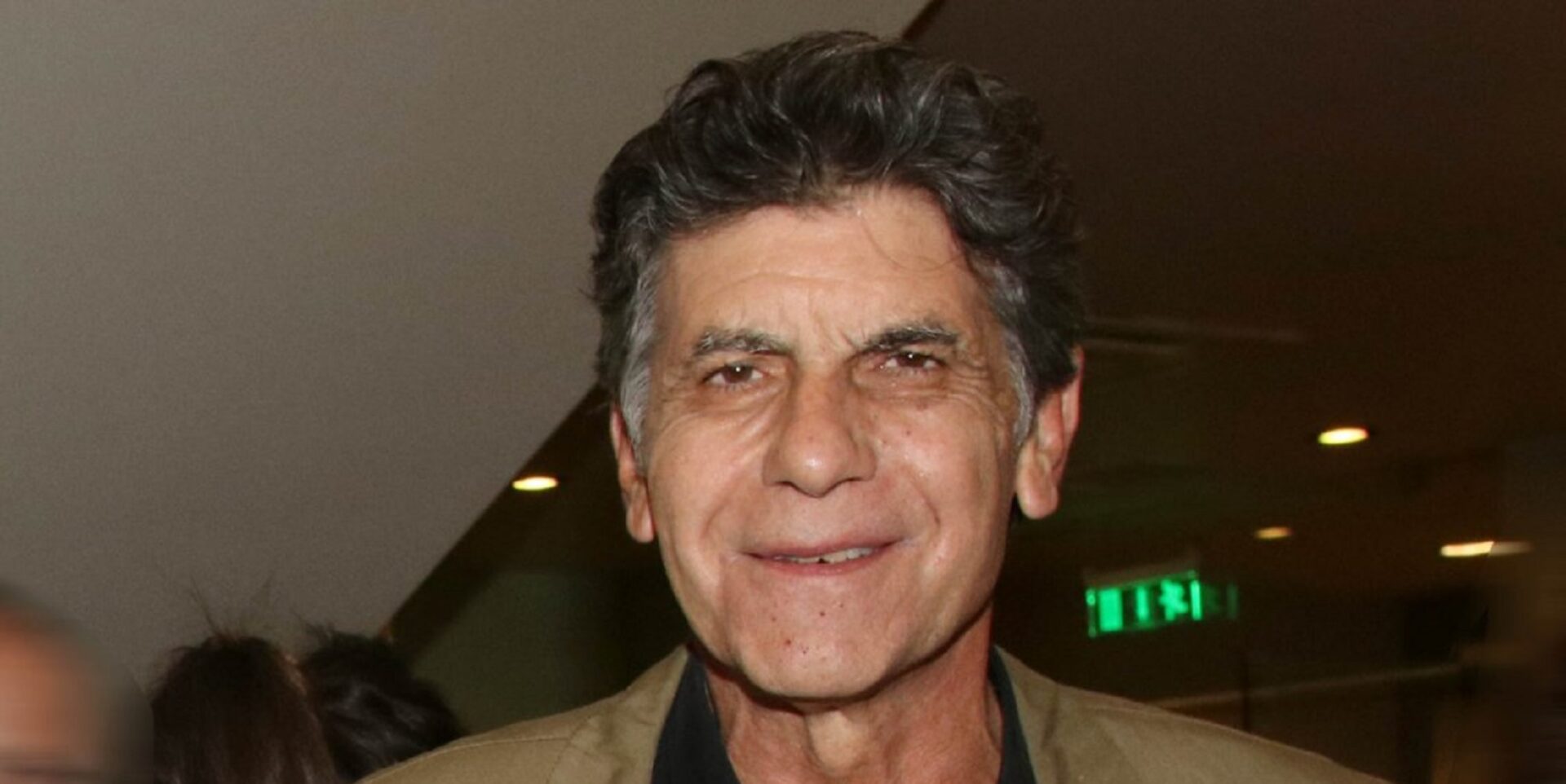 Ο ηθοποιός Γιάννης Μπέζος